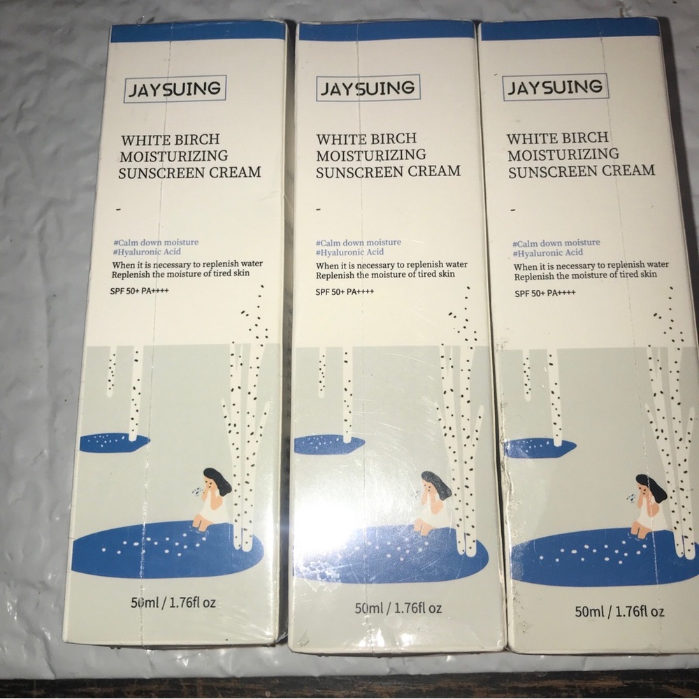 white birch Moisturizing Sunscreen Cream - White & Blue Accent